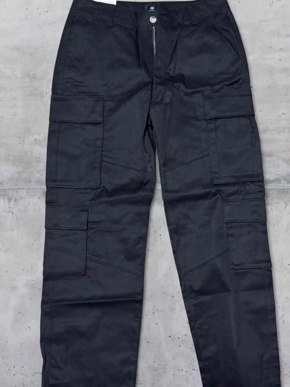 H&M Black Men's Cargo Pants with Multiple Pockets